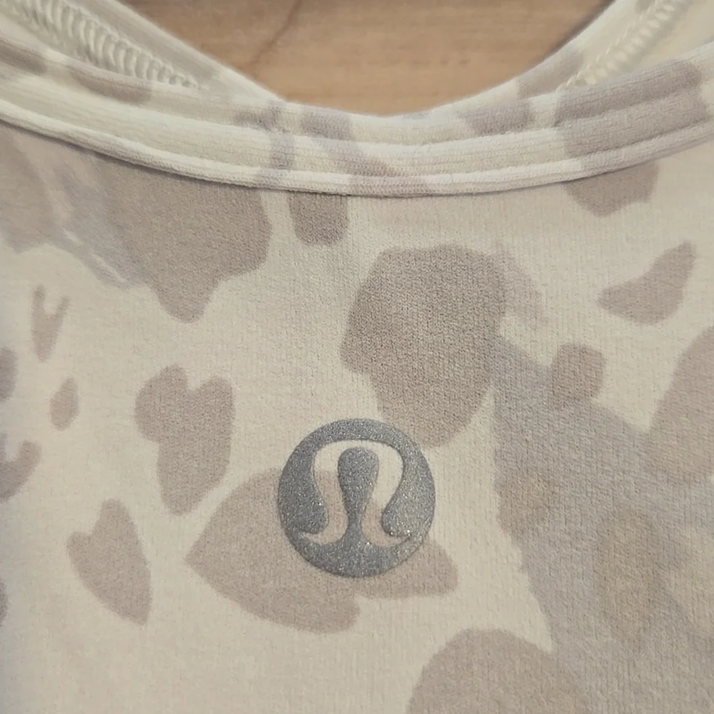 Lululemon Align Leopard Tee, Size 6 - Picture 3 of 4